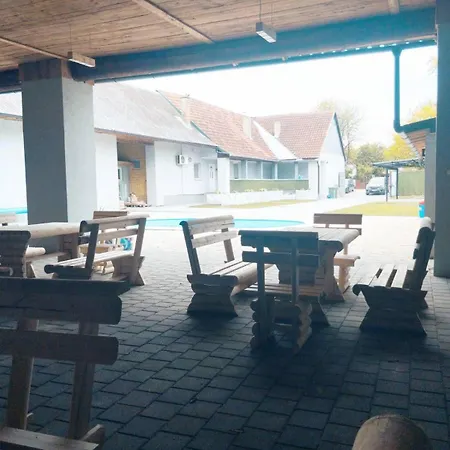 Backa Idila Appartement *