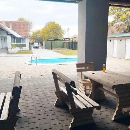 Backa Idila Appartement *